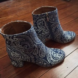 Indigo Rd. Blue Paisley Ankle Boots